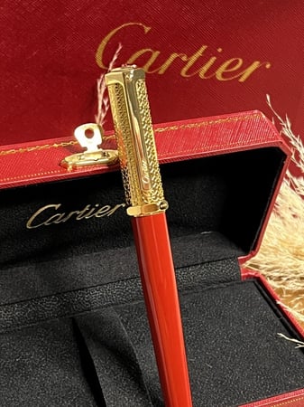 قلم حبر من مجموعة سانتوس دو كارتيه