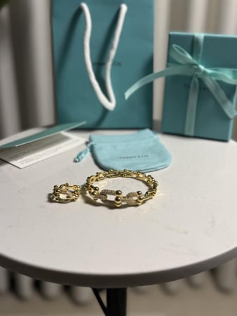 اسوارة Tiffany ذهبي
