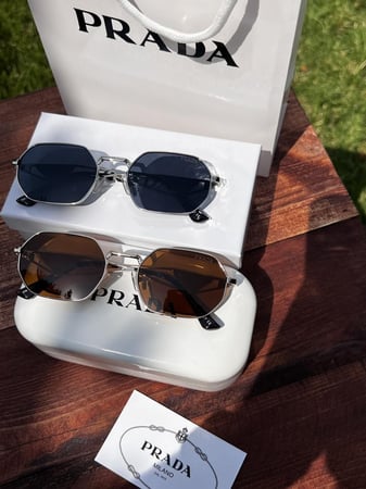 نظارة PRADA لونين