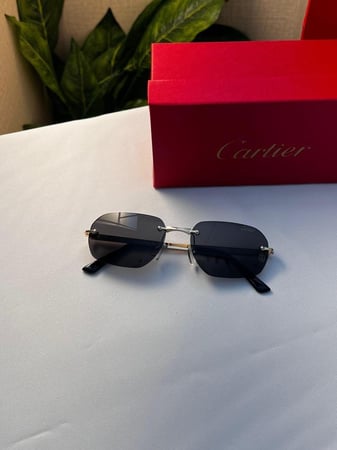نظارة Cartier - إطار ذهبي- عدسه اسود