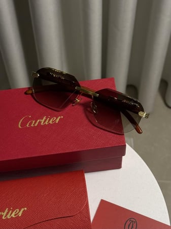 نظارة Cartier-  اطار اسود- عدسه اسود مدرج