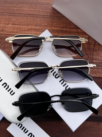 نظارة miu miu ملونه