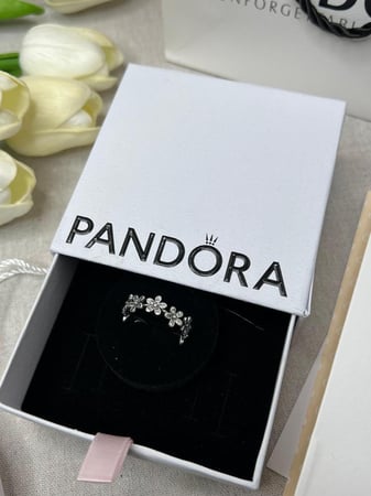 خاتم باندورا PANDORA فضي كرستالة فضي