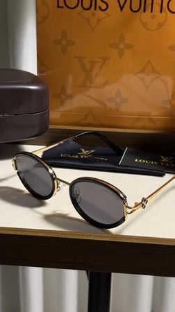 نظارة LOUIS VUITTON