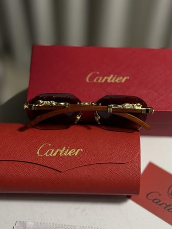 نظارة Cartier-  اطار اسود- عدسه اسود مدرج