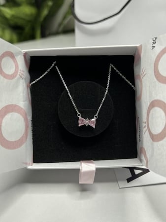 سلسال باندورا PANDORA كريستالة وردي