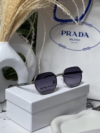 نظارة PRADA ايطار فضي