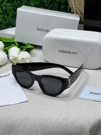 نظارة - سان لوران أسود