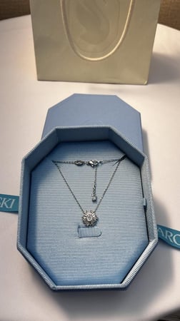 سلسال سوارفيسكي كرستالات فضي