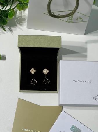 حلق Van cleef أسود