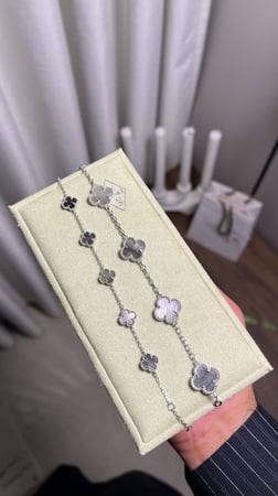 إسوارة Van cleef فضي - كبير + مني