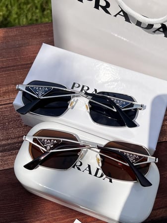 نظارة PRADA لونين