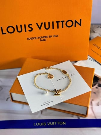 إسوارة LOUIS VUITTON معدن ذهبي