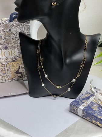 سلسال Dior معدن ذهبي لؤلؤ