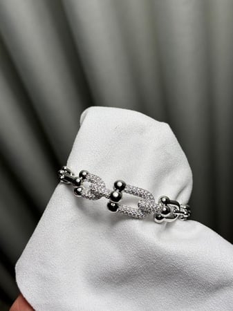 اسوارة  Tiffany فضي