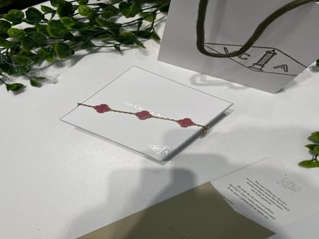 إسوارة Van cleef ذهبي -وردي