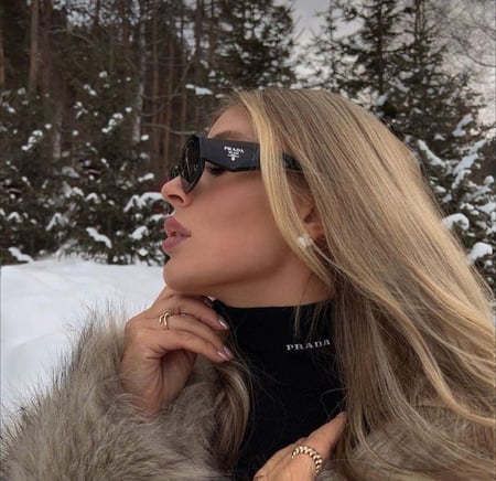 نظارة PRADA المشهورة