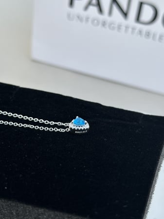 سلسال باندورا PANDORA كريستالة بـ لون السماء