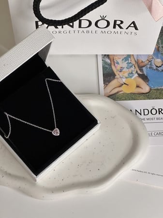 سلسال باندورا PANDORA كريستالة وردي