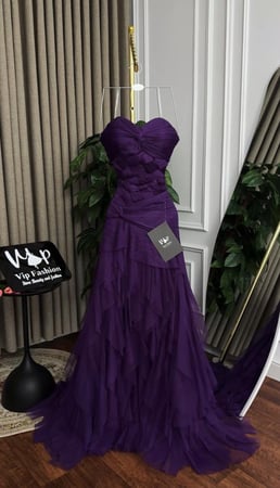 فستان ريهانا الانيقة