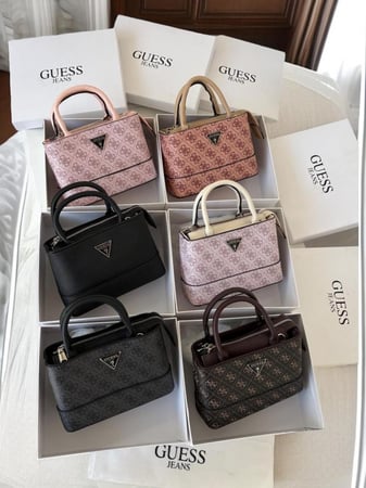 حقيبة Guess السوداء: رمز الأناقة والفخامة في كل تفاصيلها!