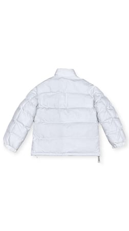 Elegant white puffer jacket