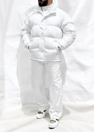 Elegant white puffer jacket