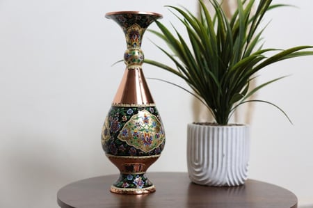 فازة مزخرفة – لمسة فنية فاخرة