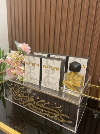 صندوق بمجموعة عطور