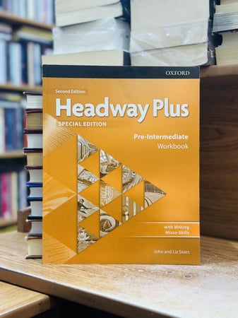 Headway plus pre intermediate second edition students book and work book john and liz soars 1/2