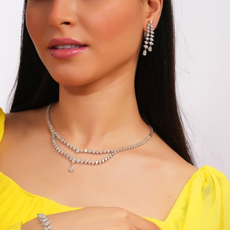 طقم ذهب ابيض والماس