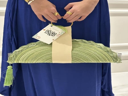 اخضر جميل مع الجلد عساكم من عوادة