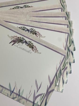 لافندر  ٦  قاعدات صحن بلاستيك ضد الماء مع مناديل ورقيه