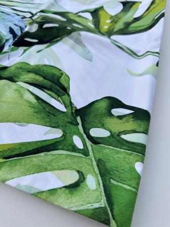 مفرش للطاوله مقاس 1.40*2.60