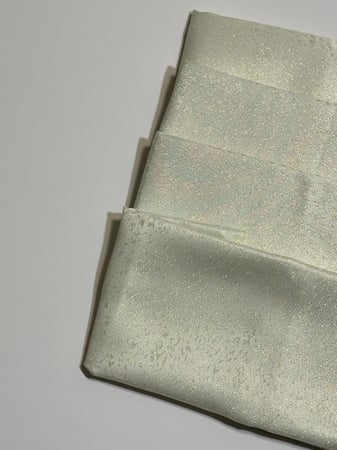 4 مناديل سفرة فاخرة بلمعة ناعمة.. لمسة أناقة مثالية لمائدتك ️