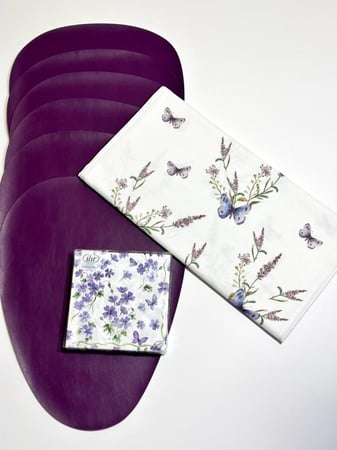 طقم فاليري من الافندر يخدم ٦ اشخاص ((  20 مناديل ورقيه + (( ٦ قاعدات للصحون و حبه واحدة رنررر