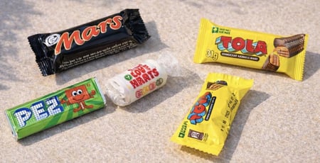 6 حبه ثوزيعات ( معبأه ) بثوب النشل المطرز المذهب 👌 � مناسبة لـ: اليوم الوطني، القرقيعان، الأعراس، استقبال المواليد، الفعاليات التراثية والمدرسية