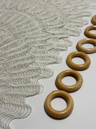 طقم التركي لـ 6 أشخاص  ، 6 قاعدة الصحن و 6 خاتم للمناديل .