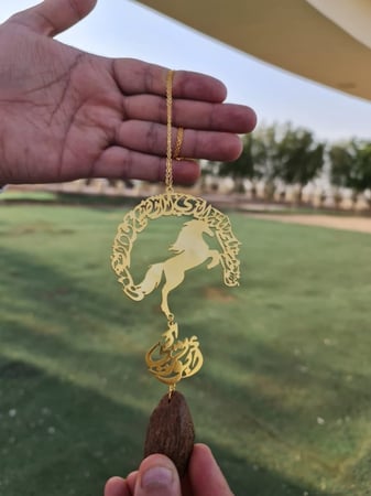 تعليقة سيارة استوداعية مع حصان بالاسم