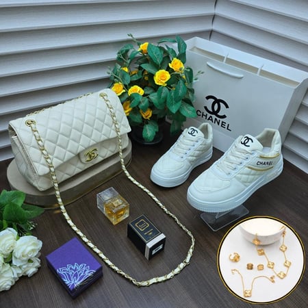 طقم شانيل الفاخر – أناقة لا مثيل لها!