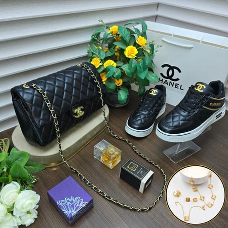 طقم شانيل الفاخر – أناقة لا مثيل لها!