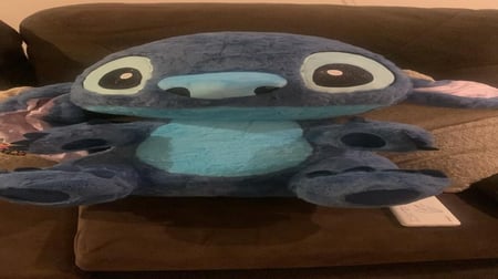 دمية ستيتش العملاقه