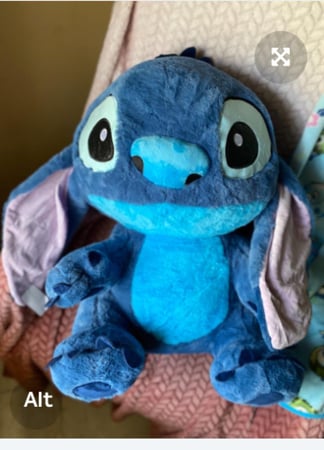 دمية ستيتش عملاقة