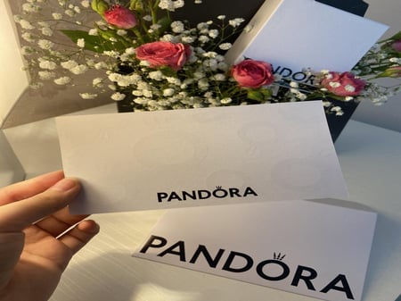 باقة اسوارة او تعليقة باندورا