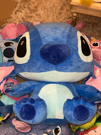 دمية ستيتش العملاقة