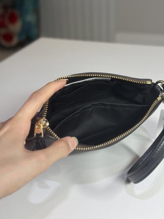 شنطة كوتش نتاليا مقاس 19 بلون سجنشر بني و اسود (مع محفظه) -Coach Nolita 19 In Colorblock Signature