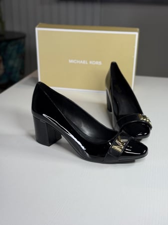 كعب مايكل كورس جلي فليكس اسود لامع Michael Kors JILLY FLEX - Classic heels - black