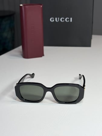جوتشي ايتالين مجك GUCCI BLACK Rectangular frame sunglasses