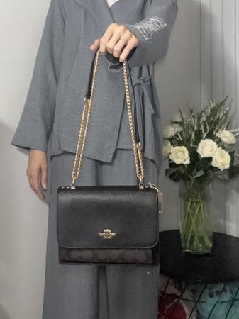 شنطة كوتش كلير سجنشر كانفاس Klare Crossbody Bag In Signature Canvas