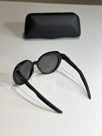 بنظارة بالنسياقا فريم اسود درجتين